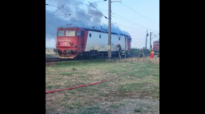 Incendiu izbucnit la o locomotivă tren calatori în Tomșani