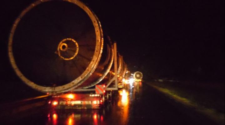 Patru transporturi agabaritice, în Prahova, miercuri seară