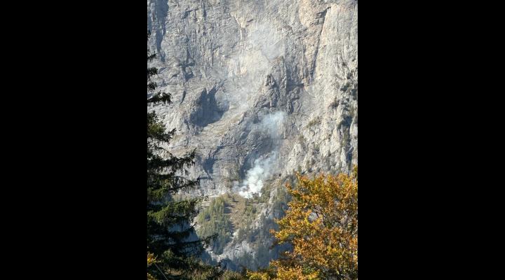 Incendiu de vegetatie uscata in Bucegi-FOTO