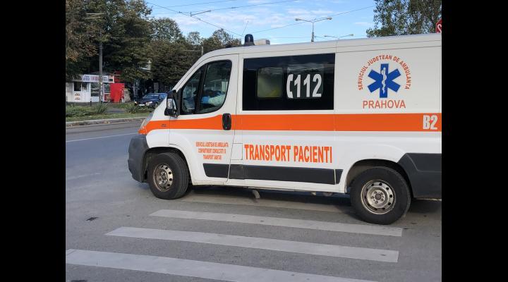 Ambulanța Prahova, solicitată după ce un bărbat a fost găsit inconștient în fața unei secții de votare 