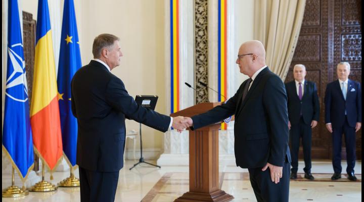 Directorul Colegiului Național Militar „Dimitrie Cantemir”, decorat de președintele României