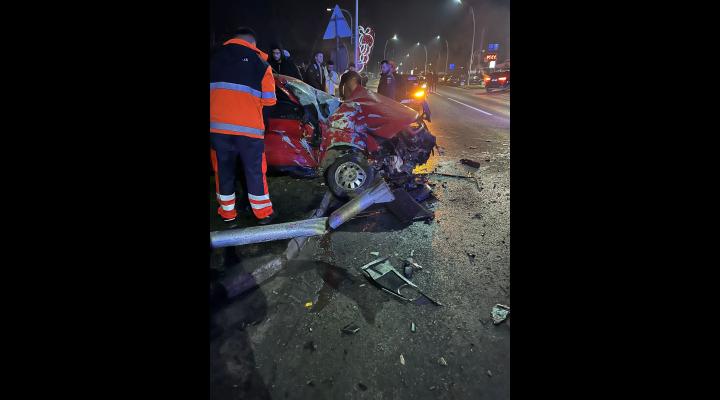 Doi tineri, grav răniți,  în urma unui accident produs în Vălenii de Munte 