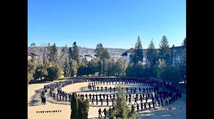 Hora Unirii, la Colegiul Naţional Militar "Dimitrie Cantemir" Breaza