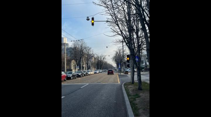 De vineri, 31 ianuarie,  devin funcționale noile semafoare de pe Bulevardul Independenței,  la intersecția Radu Stanian 