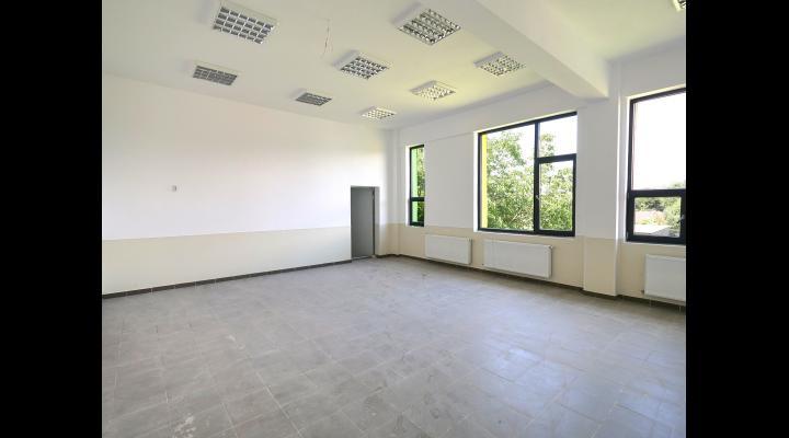 O parte din calculatoarele furate din Scoala Pietrosani, recuperate/Anuntul primarului