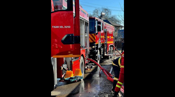 Incendiu puternic in Telega, iscat de la o soba