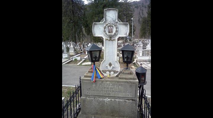 Badea Cârțan a murit pe 7 august 1911. Mormantul sau este la Sinaia