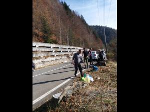 Mai multi politisti si voluntari au ecologizat pe Transfagarasan