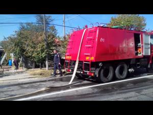 Incendiu in Ploiesti. Pompierii intervin cu 3 autospeciale
