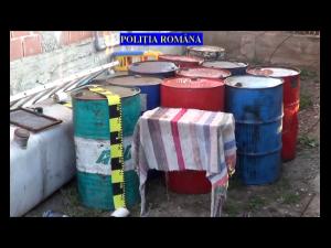 IMAGINI  de la perchezitiile facute in Prahova la persoane banuite de furt si proxenetism