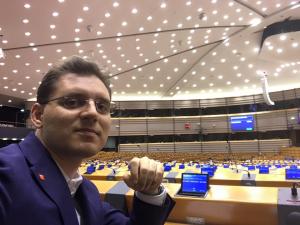Ce spune un europarlamentar român despre eliminarea tarifelor de roaming