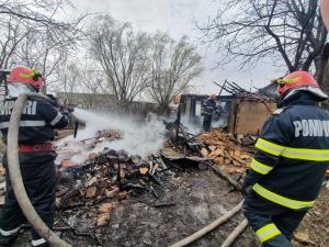 Incendiu la o anexa gospodareasca din Draganesti - FOTO/VIDEO