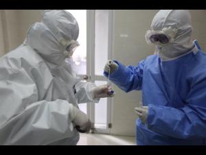 153 de cadre medicale și personal auxiliar confirmate cu COVID-19 în România, până în prezent. Niciunul nu este din Prahova