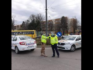 FOTO Baza 2 Logistică "Valahia": *Nu sunt restricții, sunt metode de întrajutorare*/Militarii au fost scoși în stradă