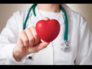 Mesaj din partea cardiologului Marian Albu: suntem colegi (medici, asistente) care ne-am donat sporurile salariale din această perioadă pentru că esențial este să ne protejăm ca să putem să susținem această bătălie  