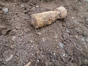 Bombă de aviație, găsită în albia râului Prahova 