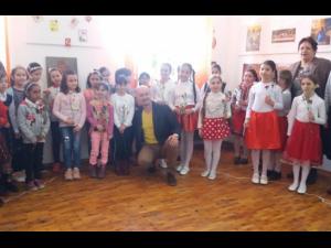 Al șaptelea an de când primesc mărțișoare de la primarul Alin Moldoveanu