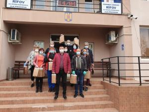 Primăria Râfov a început distribuirea de măști și mănuși de protecție către toate gospodăriile din comună