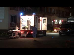VIDEO EXCLUSIV: Pacientii infectati cu COVID-19 din Brasov, pentru care s-a decis transferul, au ajuns la Spitalul Judetean de Urgenta Ploiesti