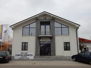 Primaria Gorgota le ofera tablete elevilor din localitate ce provin din familii care nu isi permit un astfel de instrument necesar pentru lectiile online