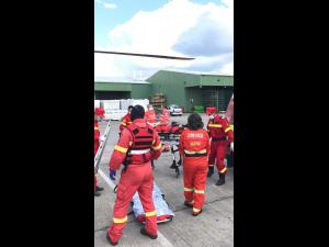 UPDATE. Va fi luat cu un elicopter SMURD! Grav incident in Ceptura! Un barbat si-a prins piciorul intr-un utilaj