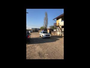 Conflict pe strada Capșunelor din Ploiești/Șase persoane sunt duse la audieri iar alte două sunt rănite