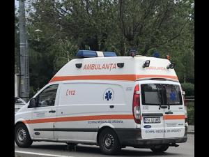 Autoturism rasturnat pe plafon in urma unui accident produs la Barcanesti