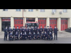 30 de elevi ai Școlii de Pompieri, în practică la salvatorii prahoveni, pe o perioadă de șase luni