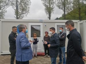 VIDEO: Vizita-fulger la Azuga, unde a avut loc recent o alunecare de teren. In ce conditii locuiesc acum localnicii afectati si ce solutii sunt pentru ei! 
