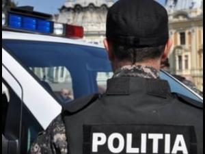 12 persoane au fost conduse la sediul Poliției Prahova pentru audieri in urma unor perchezitii, fiind acuzate de infractiuni de talharie, furt din locuinte si furt din autoturisme