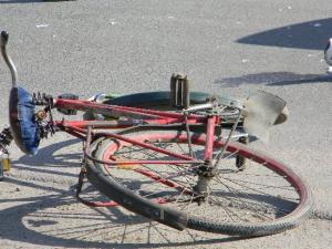 Biciclist gasit mort pe marginea DN1B, la Valea Calugareasca