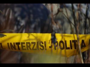 Un bărbat a fost găsit spânzurat pe podul de cale ferată dintre stațiile c.f. Blejoi și Scăieni 