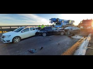 10 mașini au fost implicate într-un accident, pe Autostrada A1