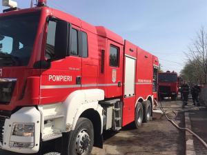 Incendiu violent și în Sângeru/Un bărbat a suferit arsuri