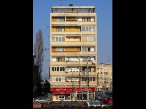 Primăria Ploiești vă întreabă:  Sunteți de acord cu demolarea blocului «7 Etaje»?