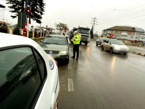 Ploieștean prins la volan de către polițiști, deși avea permisul de conducere anulat