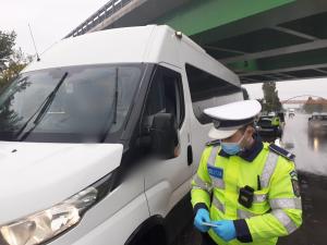 RESPECTAREA MĂSURILOR DE PREVENIRE A RĂSPÂNDIRII SARS-CoV2, VERIFICATE DE POLIȚIȘTII PRAHOVENI 