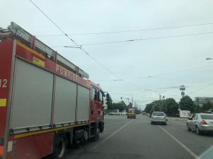 UPDATE Incendiu la un atelier de textile din Ploiești