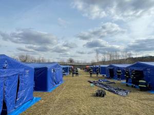 FOTO - IGSU a inceput amenajarea taberelor mobile pentru refugiatii din Ucraina