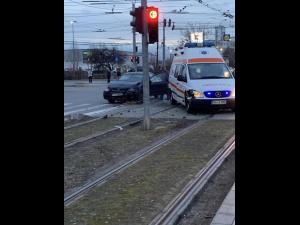 Ambulanta implicata intr-un accident produs in Ploiesti