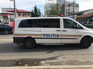 Cinci tinere, determinate să practice prostituția în mai multe orașe din țară/Percheziții la proxeneți