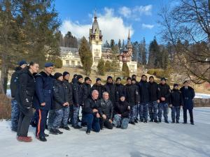 Liceenii militari din Ucraina, refugiați la Colegiul Militar din Breaza, în vizită la Castelul Peleș