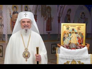 Patriarhul Daniel, mesaj de Paşti: Sărbătoarea ne îndeamnă pe toţi să împărtăşim celor din jur bucuria şi pacea lui Hristos