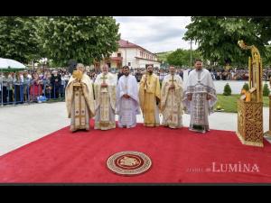 A fost sfințită noua biserică a Parohiei Pleașa din Bucov - FOTO/VIDEO