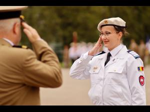 Sinăianca Patricia Bărbuță, înaintată în grad la Colegiul Naţional Militar "Dimitrie Cantemir" Breaza/Media 10 la finalul unui nou an de studiu