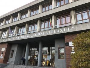 CNMV Ploiesti, singura unitate de invatamant din Prahova care are doi elevi cu media 10 la EN. Toti ceilalti elevi au rezultate deosebite