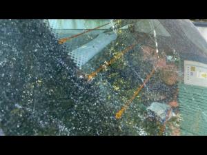 Avarie la o rafinarie de langa Ploiesti! Oamenii din Barcanestii s-au trezit cu o pulbere alba pe masini si un miros atipic - FOTO/VIDEO