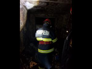 Un barbat de 77 ani, carbonizat intr-un incendiu produs in comuna Apostolache