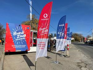 Caravana „Bună ziua, schimbare!”, lansată de BCR și Vodafone, a ajuns în comuna Drajna/Localnicii sunt consiliați financiar și puși la curent cu noutățile din tehnologie  și telecomunicații - VIDEO