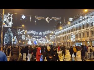 FOTO/ VIDEO La Ploiesti a fost aprins iluminatul de sarbatori